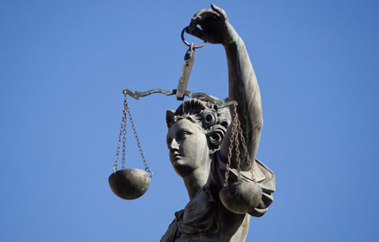 单身狗 你是不是被这十大高薪职业所'害'？律师职业的隐形代价